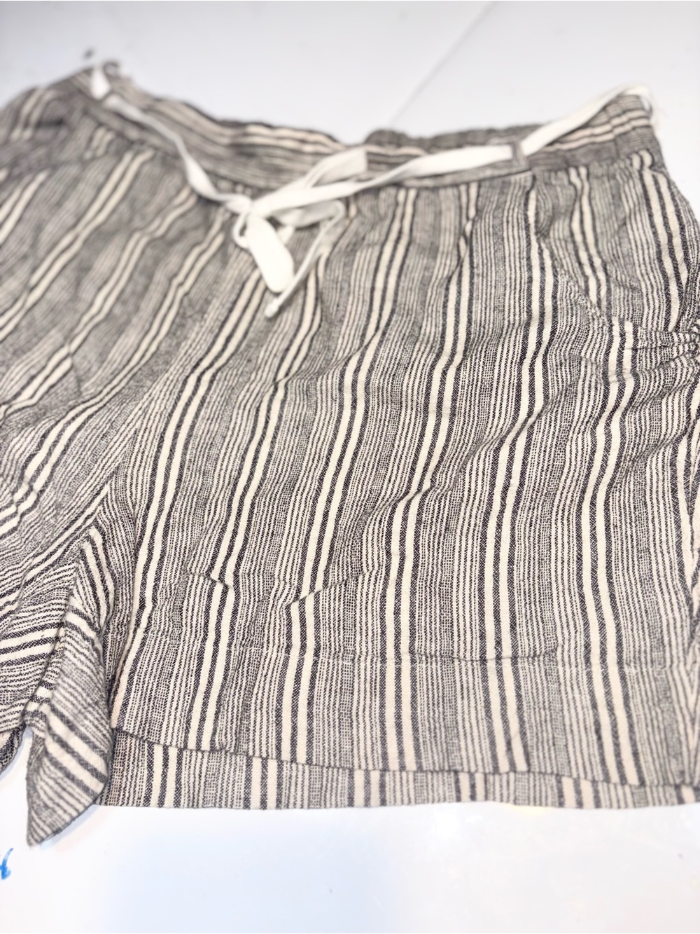 Lane Bryant Striped Linen-Blend Drawstring Shorts 14-16 - Picture 6 of 12